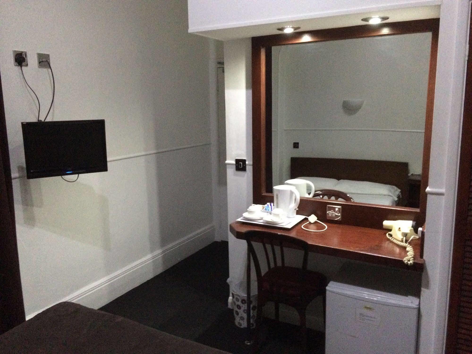 London Continental Hotel Екстер'єр фото