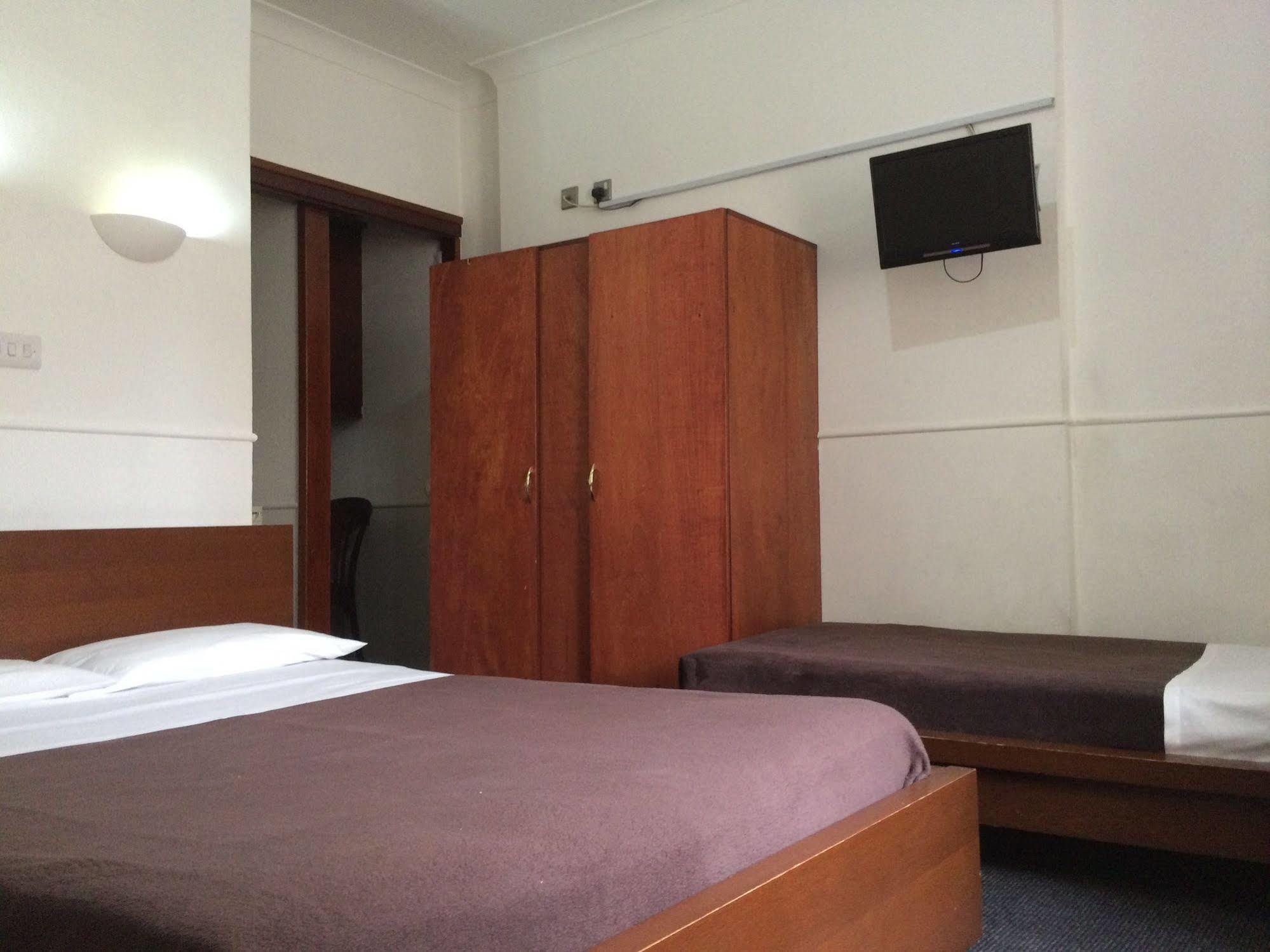 London Continental Hotel Екстер'єр фото