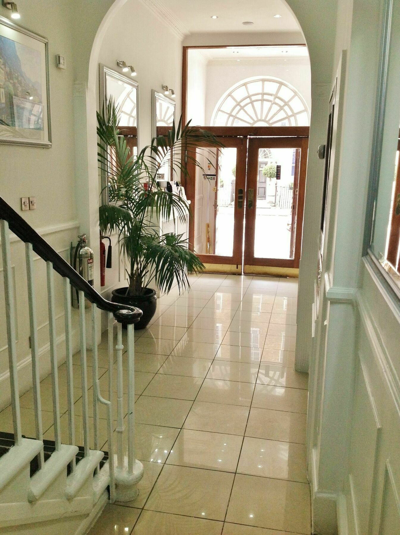 London Continental Hotel Екстер'єр фото