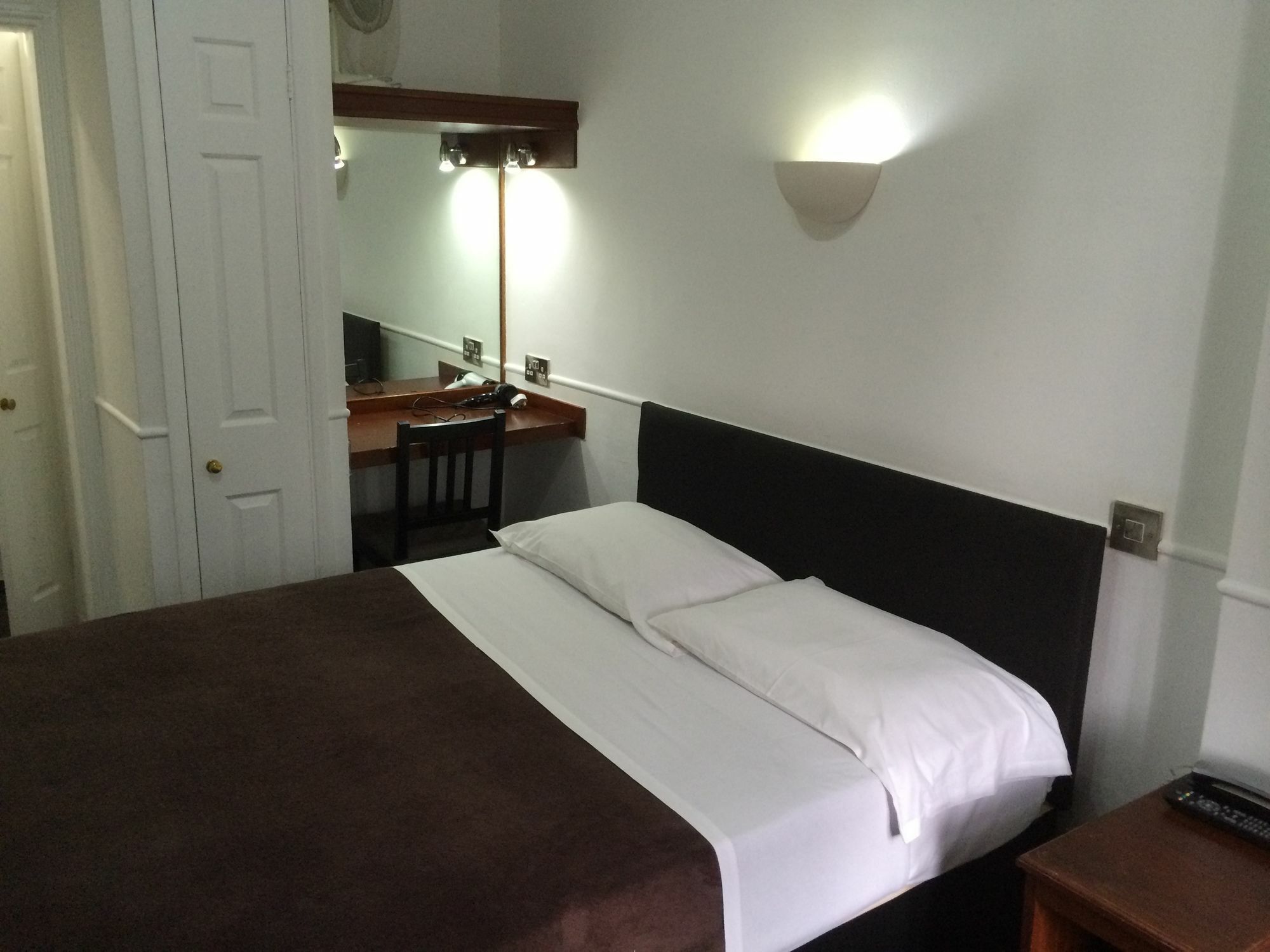 London Continental Hotel Екстер'єр фото
